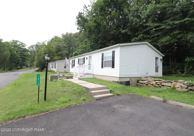 Photo 3 of Single family home for sale at 1215 Blue Mountain Cir, Saylorsburg, PA 18353 | MLS# PM-145413 | Listing updated on 2026-10-09