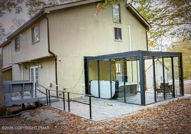Photo 3 of Single family home for sale at 322 Brentwood Dr, Bushkill, PA 18324 | MLS# PM-145285 | Listing updated on 2026-10-17