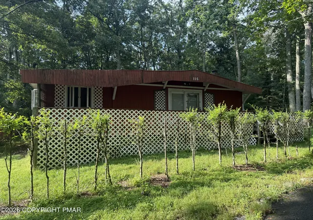 Photo 2 of Single family home for sale at 1222 Valley Dr, East Stroudsburg, PA 18302 | MLS# PM-145256 | Listing updated on 2026-10-02