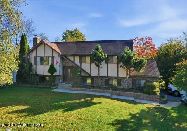 Photo 2 of Single family home for sale at 1112 Scott St, Brodheadsville, PA 18322 | MLS# PM-145634 | Listing updated on 2026-10-21