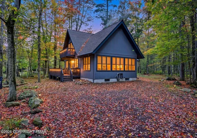 Photo 3 of Single family home for sale at 1571 Evergreen Rd, Pocono Pines, PA 18350 | MLS# PM-145627 | Listing updated on 2026-10-14