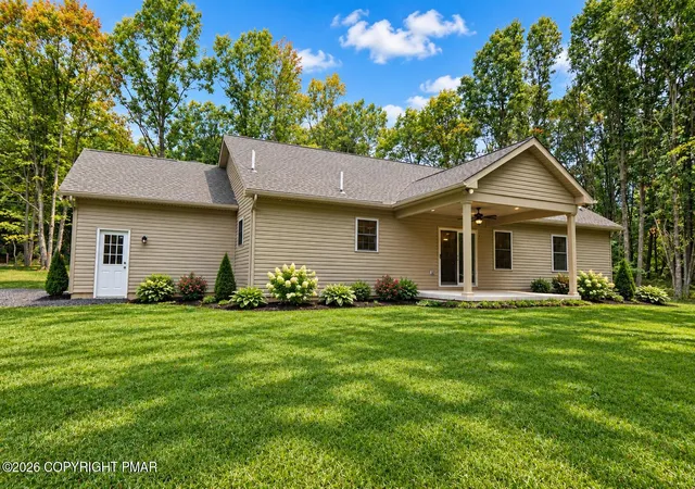 Photo 3 of Single family home for sale at 120 Ozark Dr, Effort, PA 18330 | MLS# PM-145596 | Listing updated on 2026-10-14