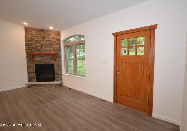 Photo 4 of Single family home for sale at 120 Ozark Dr, Effort, PA 18330 | MLS# PM-145596 | Listing updated on 2026-10-14