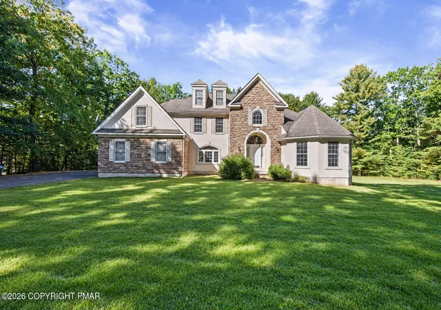 Photo 1 of Single family home for sale at 371 Joanne Ct, Bartonsville, PA 18321 | MLS# PM-145451 | Listing updated on 2026-10-11