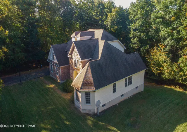 Photo 3 of Single family home for sale at 371 Joanne Ct, Bartonsville, PA 18321 | MLS# PM-145451 | Listing updated on 2026-10-11