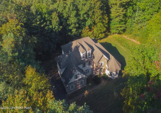 Photo 4 of Single family home for sale at 371 Joanne Ct, Bartonsville, PA 18321 | MLS# PM-145451 | Listing updated on 2026-10-11