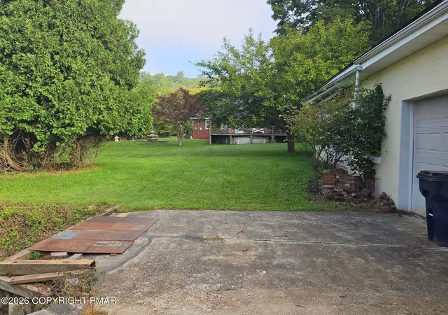 Photo 4 of Single family home for sale at 2115 W Main St, Stroudsburg, PA 18360 | MLS# PM-145676 | Listing updated on 2026-10-21