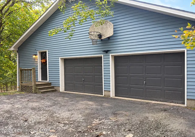 Photo 3 of Single family home for sale at 1526 Slope Rd, East Stroudsburg, PA 18302 | MLS# PM-145517 | Listing updated on 2026-10-10