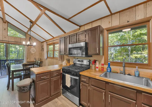 Photo 4 of Single family home for sale at 19 Maplewood Rd, Lake Harmony, PA 18624 | MLS# PM-145549 | Listing updated on 2026-10-13