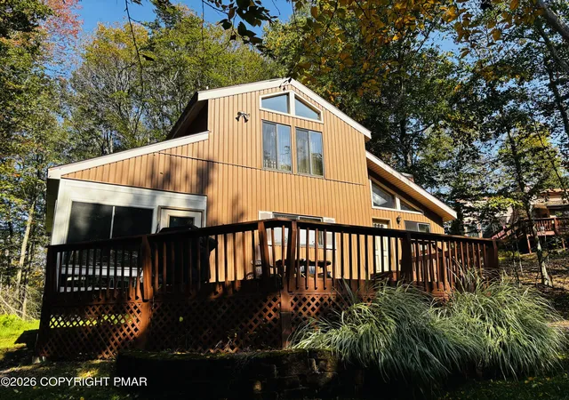 Photo 3 of Single family home for sale at 98 S Lehigh River Dr, Gouldsboro, PA 18424 | MLS# PM-145397 | Listing updated on 2026-10-07