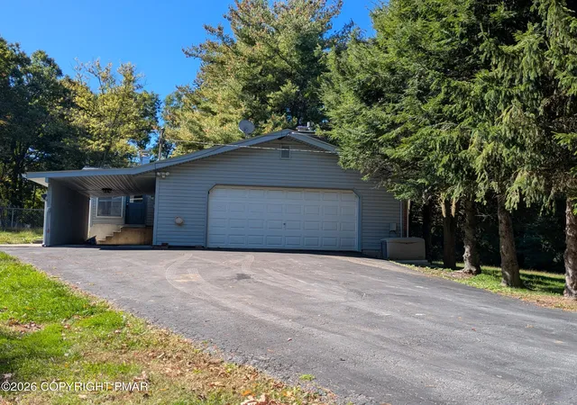Photo 3 of Sale Pending at 132 Leather Ln, Saylorsburg, PA 18353 | MLS# PM-145392 | Listing updated on 2026-10-17