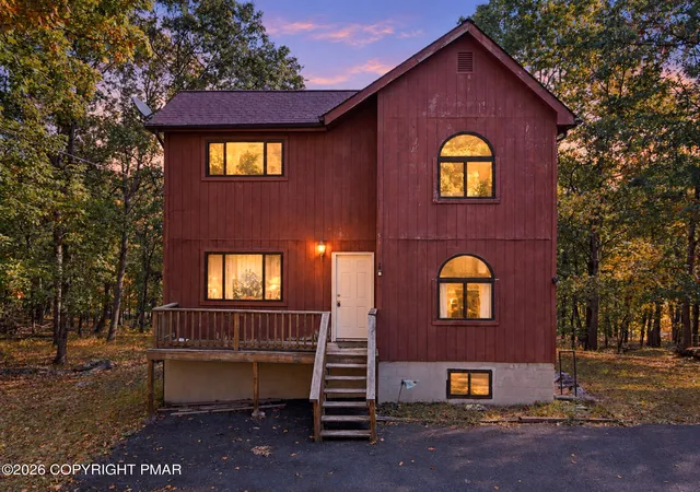 Photo 2 of Single family home for sale at 195 Mallard Ln, Bushkill, PA 18324 | MLS# PM-145494 | Listing updated on 2026-10-14