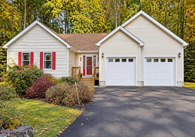Photo 1 of Single family home for sale at 401 Underhill Dr, Tamiment, PA 18371 | MLS# PM-145522 | Listing updated on 2026-10-20