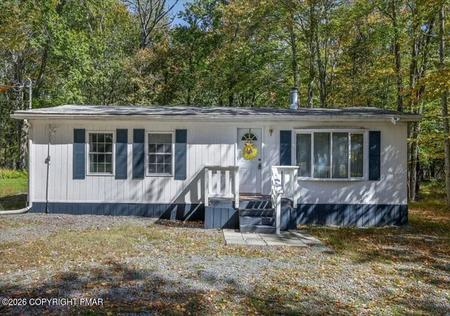 Photo 3 of Single family home for sale at 86 Windsor Rd, Hawley, PA 18428 | MLS# PM-145429 | Listing updated on 2026-10-18