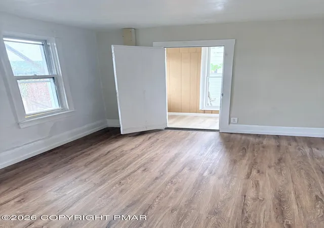 Photo 4 of House for sale at 215 W Coal St, Shenandoah, PA 17976 | MLS# PM-145697 | Listing updated on 2026-10-21