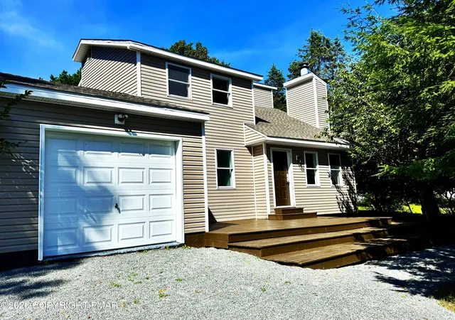 Single family home for sale at 405 Skyline Dr, Blakeslee, PA 18610 | MLS# PM-145450