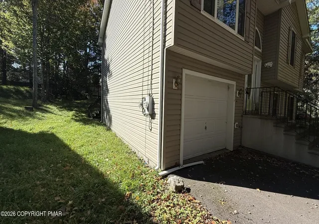 Photo 3 of Single family home for sale at 1661 Cotswold Rd, Tobyhanna, PA 18466 | MLS# PM-145621 | Listing updated on 2026-10-13