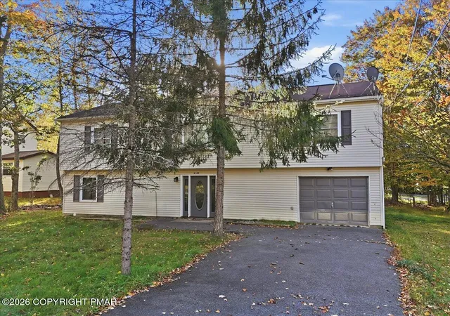 Photo 3 of Single family home for sale at 4587 Briarcliff Ter, Tobyhanna, PA 18466 | MLS# PM-145643 | Listing updated on 2026-10-16