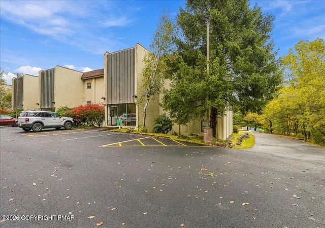 Photo 31 of Sale Pending at 146 Foxfire Dr #Unit 106, Mount Pocono, PA 18344 | MLS# PM-145618 | Listing updated on 2026-10-19