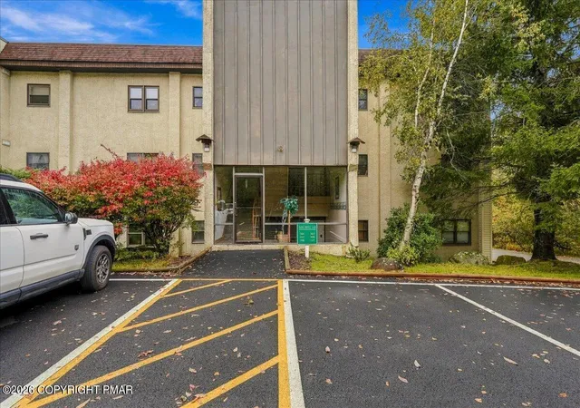 Photo 3 of Sale Pending at 146 Foxfire Dr #Unit 106, Mount Pocono, PA 18344 | MLS# PM-145618 | Listing updated on 2026-10-19