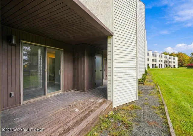 Listing Photo 5 - Condo for sale in building located at 146 Foxfire Dr, Mount Pocono Boro, PA 18344 - Unit #Unit 106