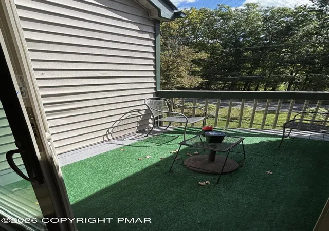 Listing Photo 5 - Condo for sale in building located at 346 Holw Rd, East Stroudsburg, PA 18302 - Unit #13