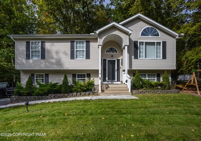 Photo 1 of Single family home for sale at 1111 Hunters Woods Dr, East Stroudsburg, PA 18301 | MLS# PM-145622 | Listing updated on 2026-10-14