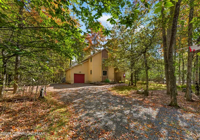 Photo 3 of Single family home for sale at 278 White Pine Dr, Pocono Lake, PA 18347 | MLS# PM-145530 | Listing updated on 2026-10-12