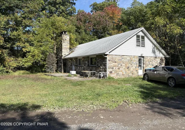 Photo 1 of Single family home for sale at 2745 Mountain Rd, Stroudsburg, PA 18360 | MLS# PM-145564 | Listing updated on 2026-10-12