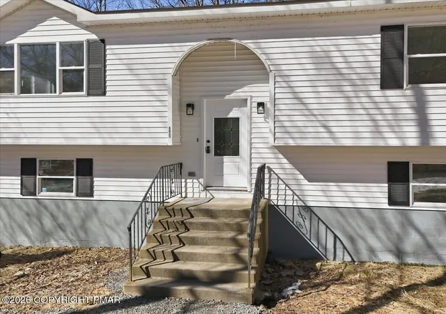 Photo 4 of Single family home for sale at 2802 Fairhaven Dr, Tobyhanna, PA 18466 | MLS# PM-145561 | Listing updated on 2026-10-19