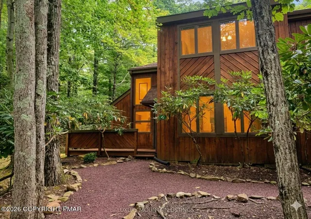 Photo 1 of Single family home for sale at 47 Warbler Ct, Lake Harmony, PA 18624 | MLS# PM-145578 | Listing updated on 2026-10-19