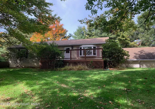 Photo 3 of Single family home for sale at 5 Cobblewood Dr, Mount Pocono, PA 18344 | MLS# PM-145615 | Listing updated on 2026-10-13
