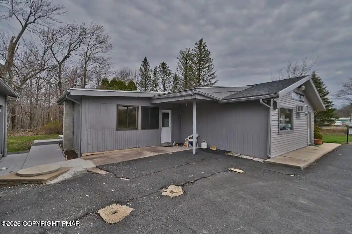 Listing Photo 2 - Condo for sale in 113 Ward Ave located at 113 Ward Ave, Mount Pocono, PA 18344 - Unit 113 Ward Ave