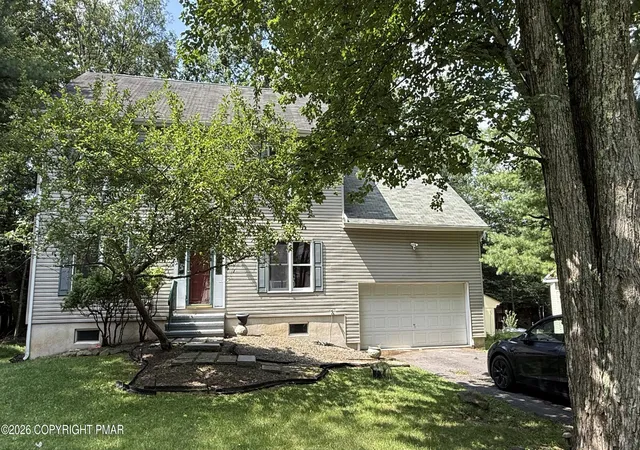 Photo 1 of Single family home for sale at 1127 Thunder Dr, Pocono Summit, PA 18346 | MLS# PM-145604 | Listing updated on 2026-10-19