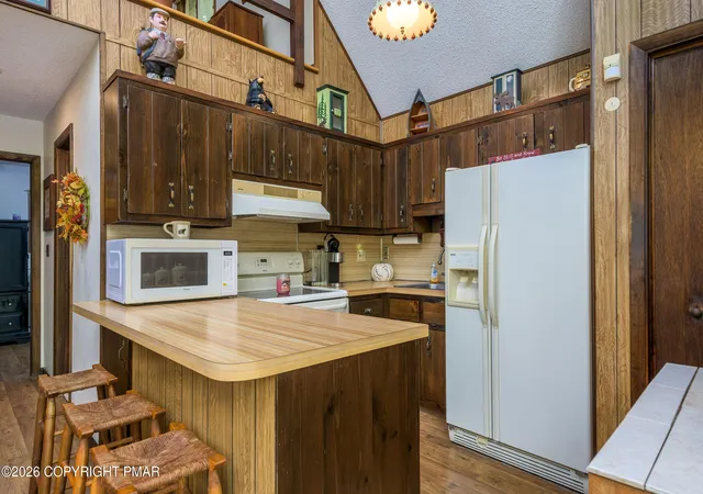 Photo 3 of Sale Pending at 3102 Delaware Cir, Bushkill, PA 18324 | MLS# PM-145654 | Listing updated on 2026-10-21
