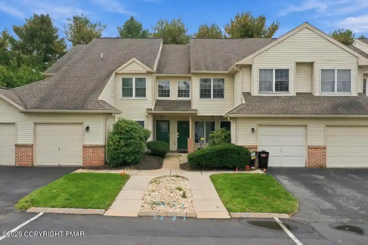 Listing Photo 1 - Condo for sale in 112 Lindfield Cir located at 112 Lindfield Cir, MACUNGIE, PA 18062 - Unit 112 Lindfield Cir