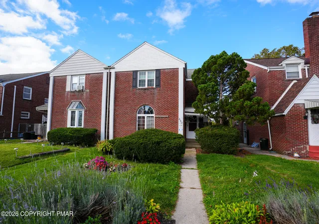 Photo 3 of Sale Pending at 220 S 18th Street, Allentown, PA 18104 | MLS# PM-145707 | Listing updated on 2026-10-21