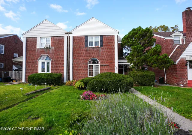 Photo 4 of Sale Pending at 220 S 18th Street, Allentown, PA 18104 | MLS# PM-145707 | Listing updated on 2026-10-21