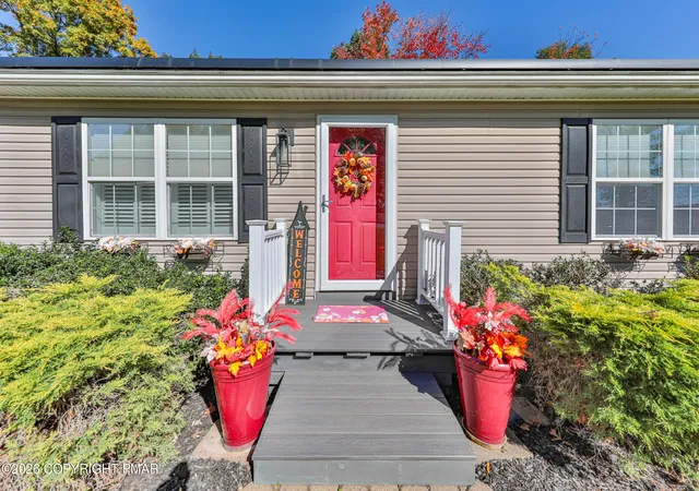 Photo 4 of Single family home for sale at 398 Center Rd, Lehighton, PA 18235 | MLS# PM-145758 | Listing updated on 2026-10-20