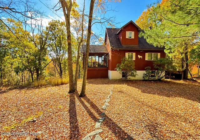 Photo 1 of Single family home for sale at 118 Elgin Way, Bushkill, PA 18324 | MLS# PM-145750 | Listing updated on 2026-10-29