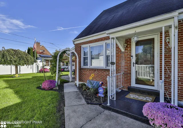Photo 3 of Condo for sale at 1134 E Cedar St, Allentown, PA 18109 | MLS# PM-145710 | Listing updated on 2026-10-21