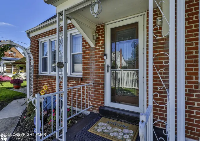 Photo 3 of Condo for sale at 1134 E Cedar St, Allentown, PA 18109 | MLS# PM-145710 | Listing updated on 2026-10-21