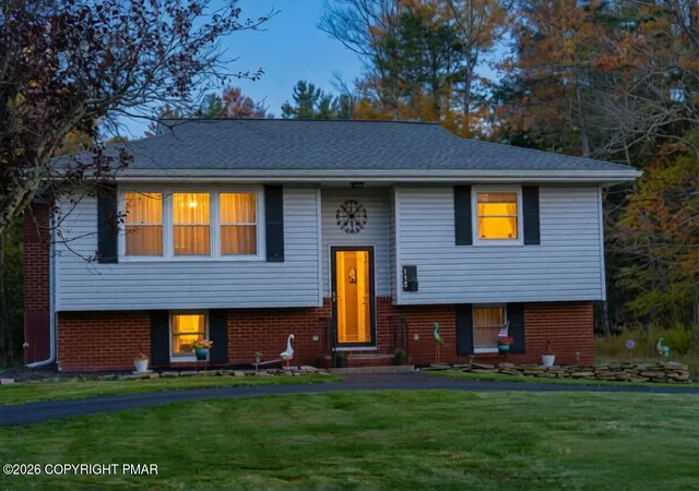 Photo 3 of Single family home for sale at 113 Cranberry Dr, Blakeslee, PA 18610 | MLS# PM-145735 | Listing updated on 2026-10-21