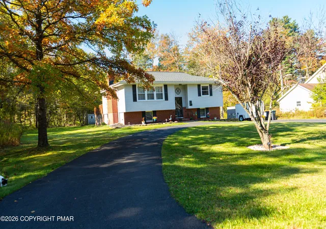 Photo 4 of Single family home for sale at 113 Cranberry Dr, Blakeslee, PA 18610 | MLS# PM-145735 | Listing updated on 2026-10-21
