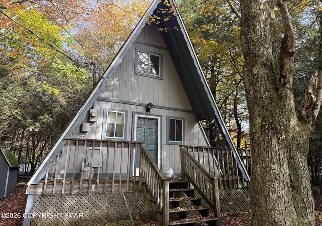 Photo 1 of Single family home for sale at 7121 Sunset Ln, Pocono Summit, PA 18346 | MLS# PM-145807 | Listing updated on 2026-10-22
