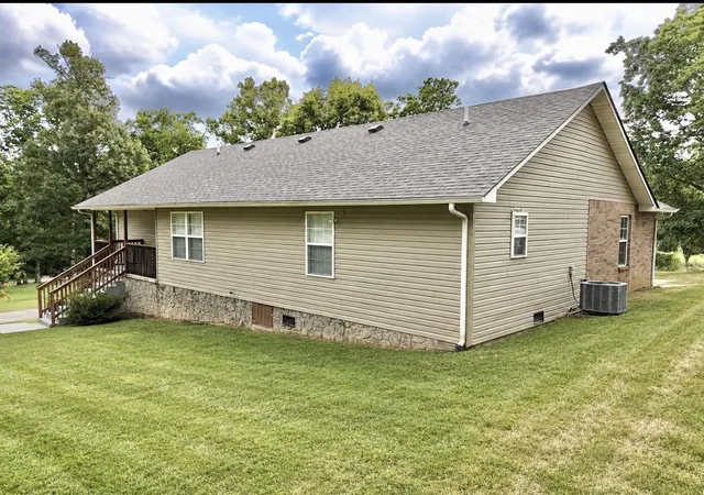 Photo 2 of Single family home for sale at 403 Aspen Dr, London, KY 40741 | MLS# 25501222 | Listing updated on 2026-09-05