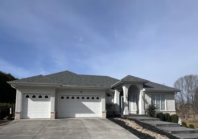 Photo 1 of Single family home for sale at 415 Splendor View Dr, Somerset, KY 42503 | MLS# 25504804 | Listing updated on 2026-09-20