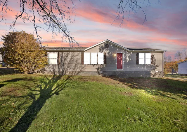 Photo 1 of Single family home for sale at 324 Lawless Ln, Jamestown, KY 42629 | MLS# 25505748 | Listing updated on 2026-10-30