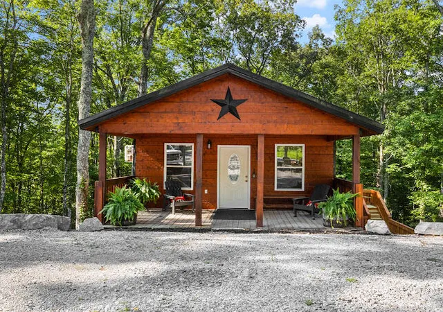 Photo 1 of Single family home for sale at 301 Otter Crk Rd, Strunk, KY 42649 | MLS# 25507363 | Listing updated on 2026-10-13