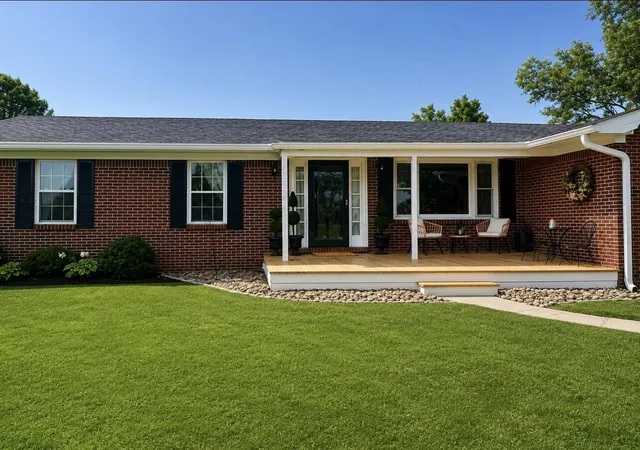 Photo 4 of Single family home for sale at 455 Davis Ln, Winchester, KY 40391 | MLS# 25507944 | Listing updated on 2026-09-28